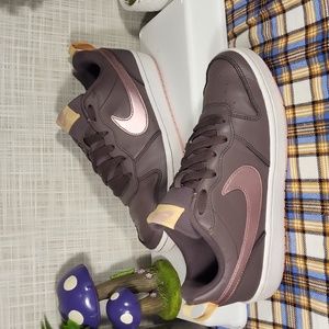 Women's Nike Borough Violet Ore